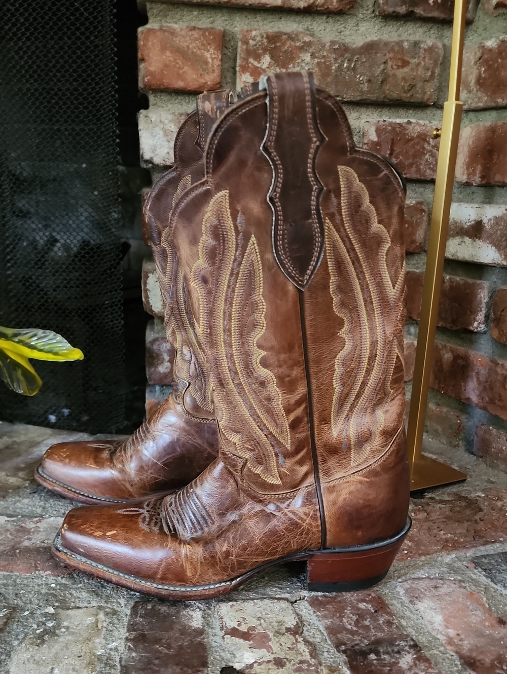 Justin Boots Brown Leather Western Heeled Boots - Picture 3 of 9